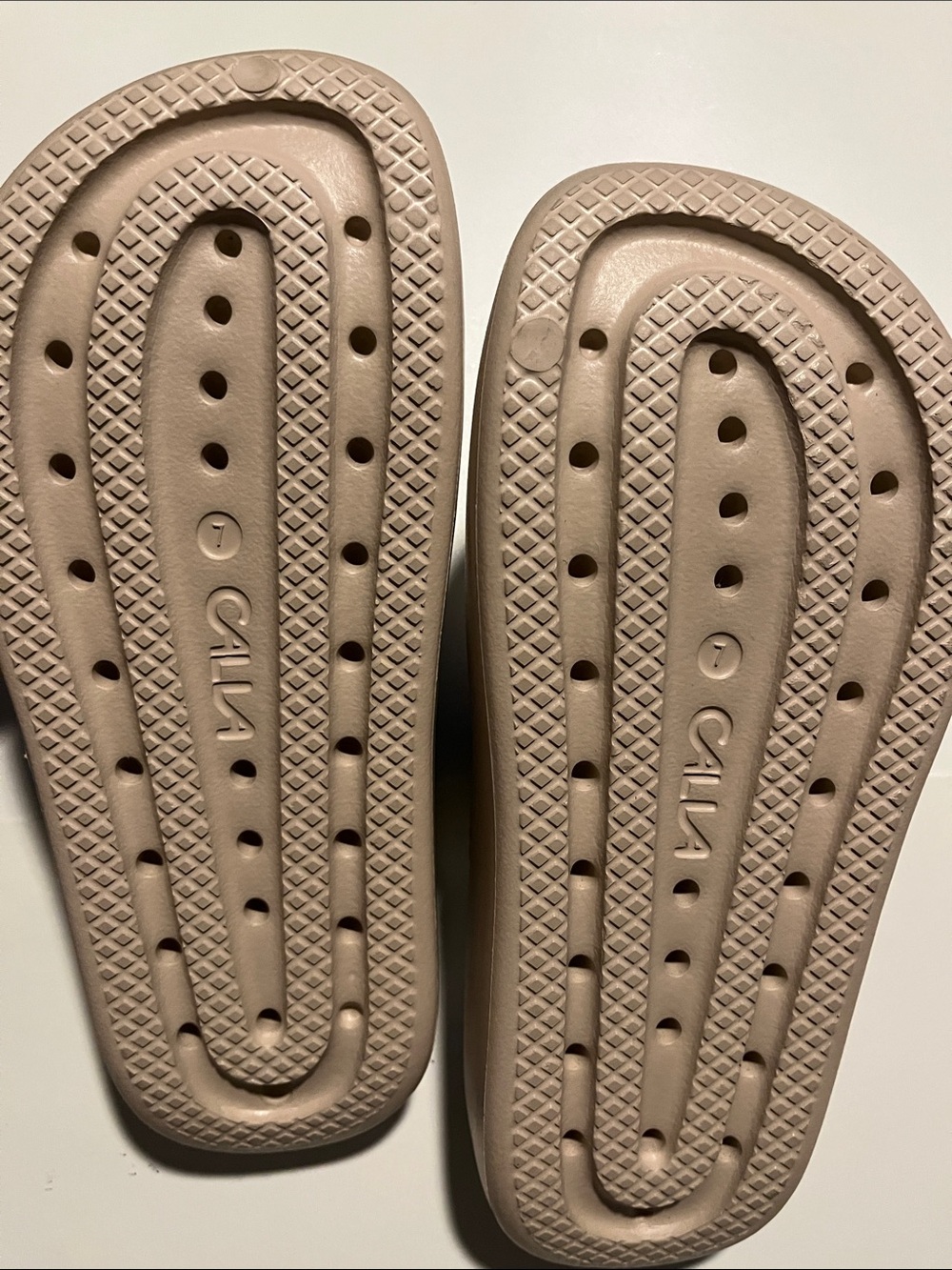 Calla Slides - Picture 4 of 4
